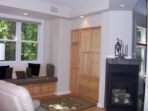 Entertainment center